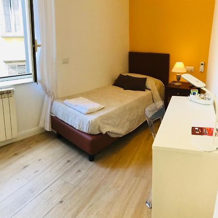 ナポリ Agora Singola Con Bagno Privato Adiacente Bed & Breakfast エクステリア 写真