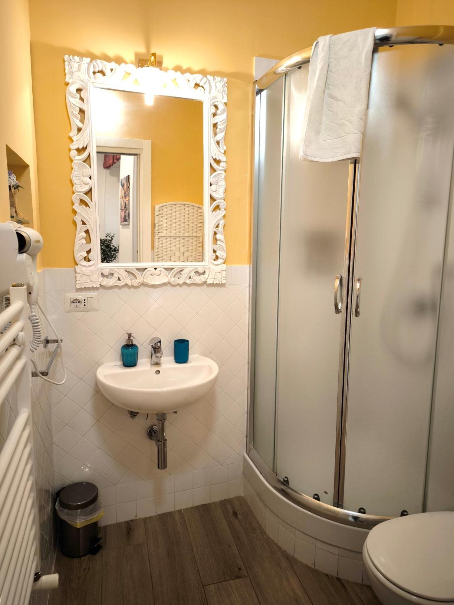 ナポリ Agora Singola Con Bagno Privato Adiacente Bed & Breakfast エクステリア 写真