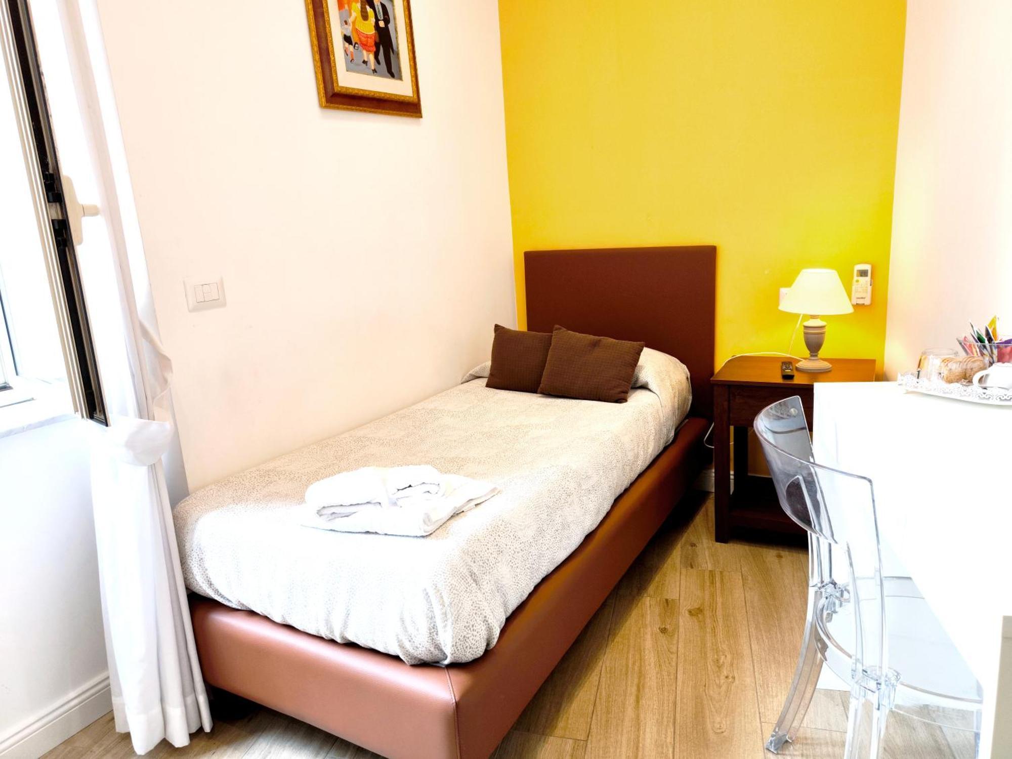 ナポリ Agora Singola Con Bagno Privato Adiacente Bed & Breakfast エクステリア 写真
